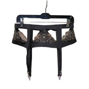 Victorias Secret Black Lace Garter Belt M/L With Adjustable Straps Hook Closure